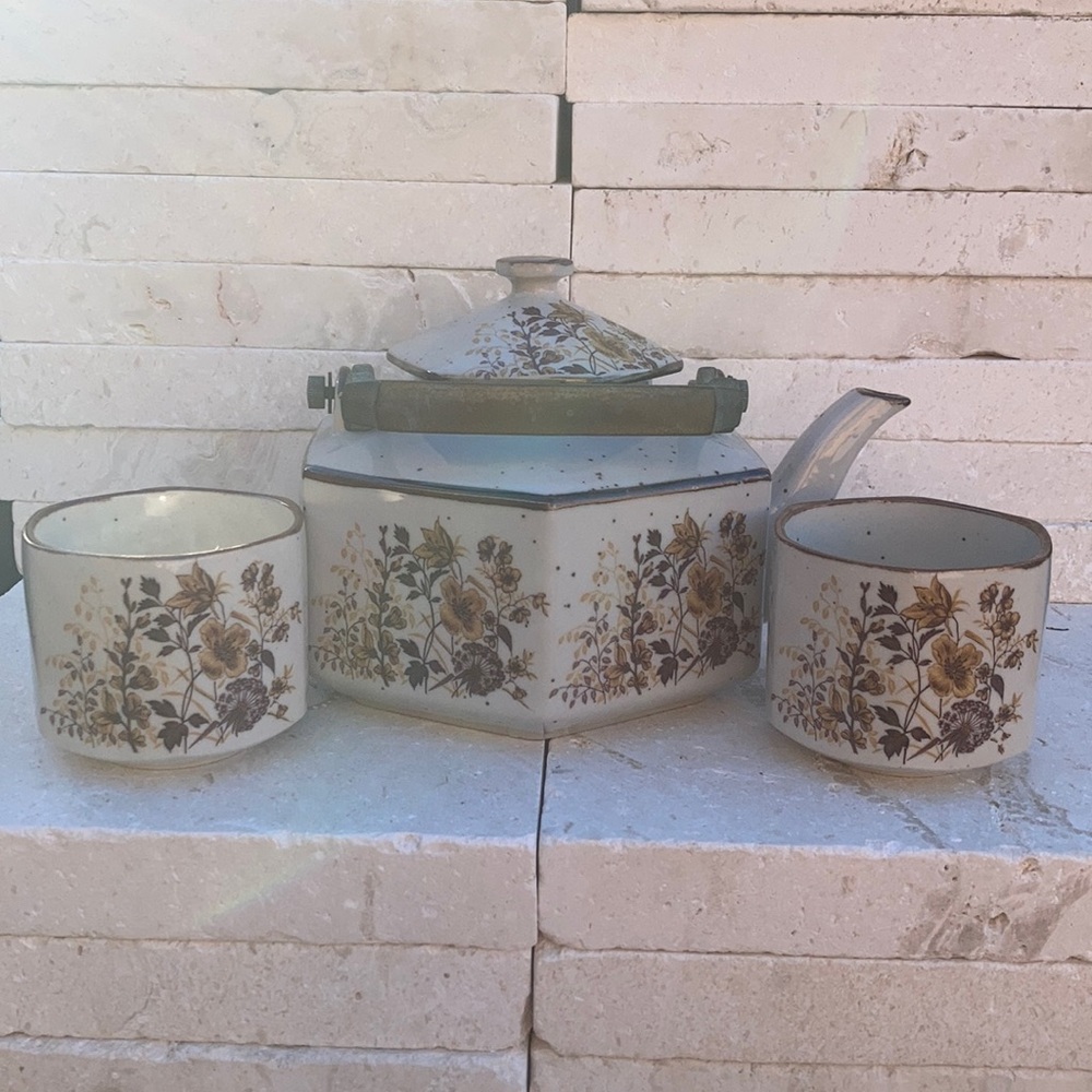 Vintage teapot set